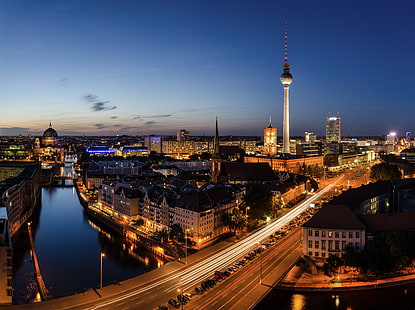 Panoramę Berlina, noc, most, miasto, miasto, światła, ulica, Niemcy, ulica, Berlin, budynki, Berlin do Skyline Blue Hour, budynki, Berlin Skyline o niebieskiej godzinie, parking samochodowy, parkowanie samochodów, Tapety HD HD wallpaper