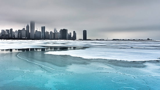 immeuble de grande hauteur, glace, bâtiment, paysage urbain, Chicago, hiver, cyan, brume, réflexion, gris, ville, Fond d'écran HD HD wallpaper