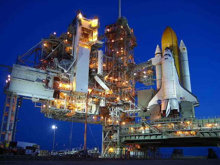 Transbordador espacial Launchpad Night Shuttle HD, espacio, noche, transbordador, plataforma de lanzamiento, Fondo de pantalla HD