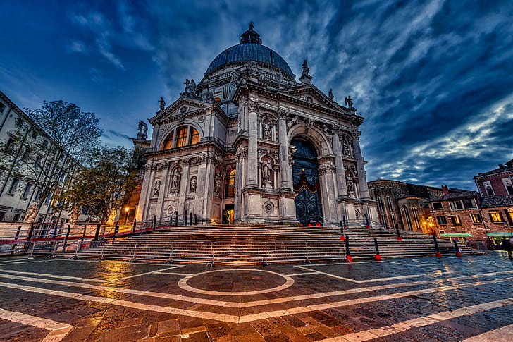 夜 イタリア ヴェネツィア 大聖堂 建築 サンタマリアデッラサルー
