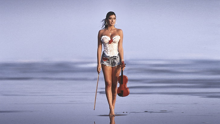 women's white sweetheart-neckline corset and blue denim short shorts, women, sabrina salerno, violin, beach, HD wallpaper