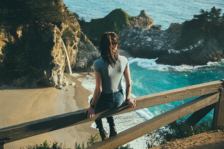 women's gray t-shirt and blue denim jenas, Megan Costley, Noel Alvarenga, women, women outdoors, back, looking into the distance, Chill Out, sea, sand, photography, landscape, sitting, HD wallpaper