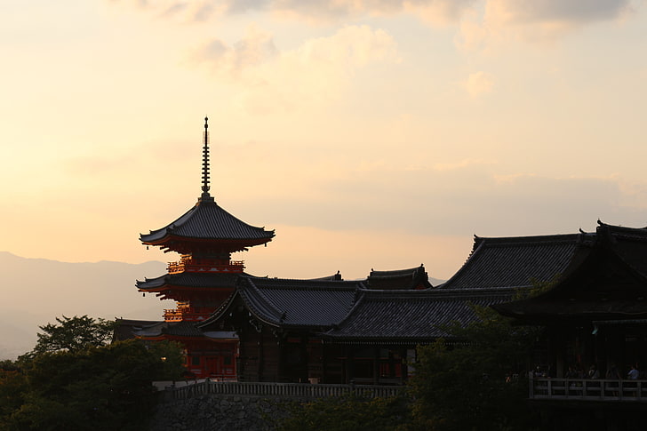 Miniatura de casa de madera negra y marrón, templo, Japón, pagoda, rojo, Fondo de pantalla HD