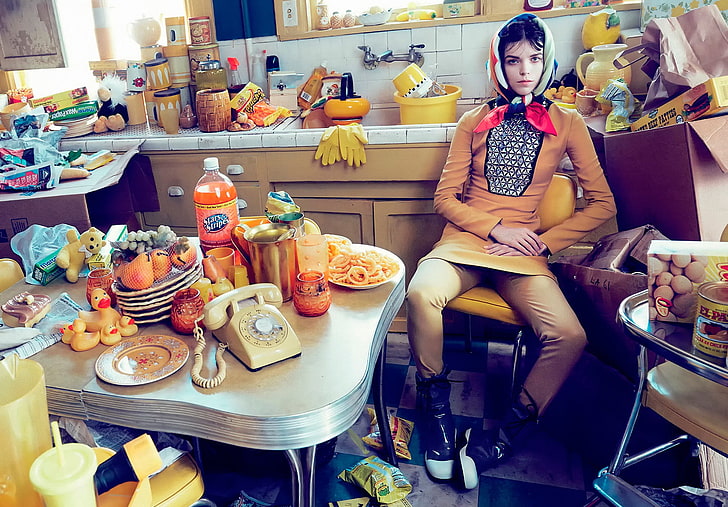 60年代の女性モデルの写真、女性、モデル、キッチン、部屋、食べ物、座っている、 HDデスクトップの壁紙