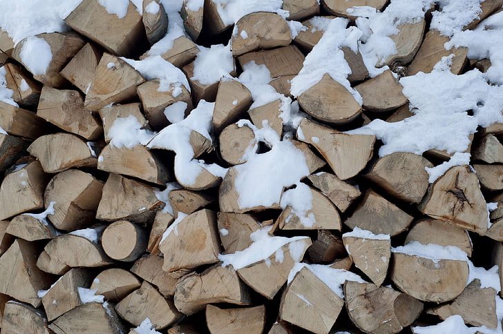 рубленая, рубленая древесина, холодная, покрытая, резаная, лиственные, ледяные, бревно, пиломатериалы, материал, натуральный, ворс, грубо, снег, стек, зима, дерево, деревянные бревна, поленница, HD обои