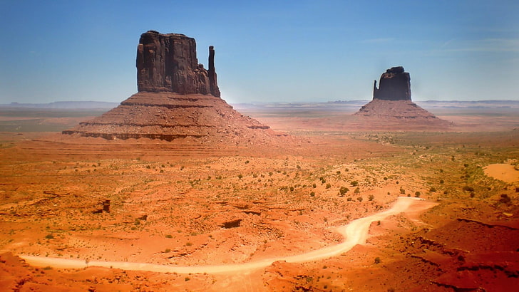Badlands, ถนน, Navajo, สหรัฐอเมริกา, สหรัฐ, อารีน่า, มรดกโลกของยูเนสโก้, Monument Valley, ก้น, ภูมิประเทศ, Butte, แหล่งดึงดูดนักท่องเที่ยว, ก้นนวมตะวันตกและตะวันออก, การก่อตัวของหิน, วดี, หิน, ทะเลทราย, ท้องฟ้า, ลักษณะภูมิประเทศที่เป็นภูเขา, วอลล์เปเปอร์ HD