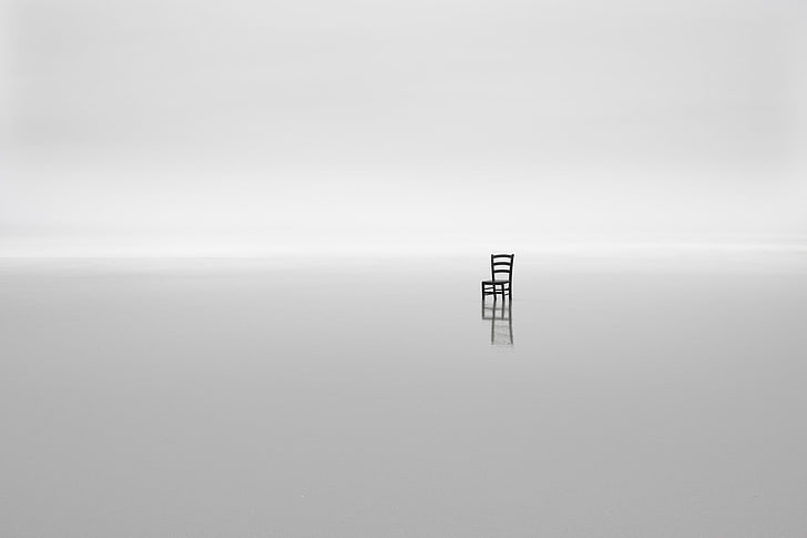 черный стул, минимализм, природа, вода, горизонт, кресло, монохромный, белый фон, отражение, HD обои