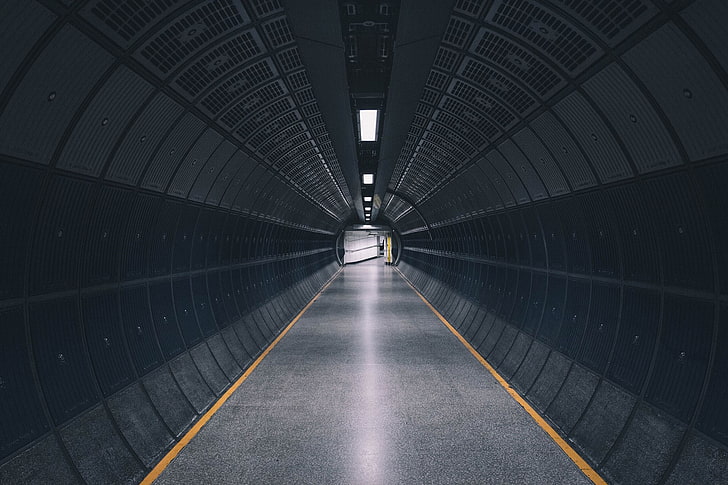 czarno-szary 5-łopatkowy wentylator sufitowy, metro, korytarz, Tapety HD