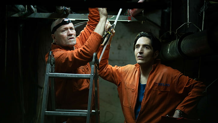 dois homens em roupas laranja trabalhando, The Belko Experiment, Michael Rooker, David Dastmalchian, melhores filmes, HD papel de parede