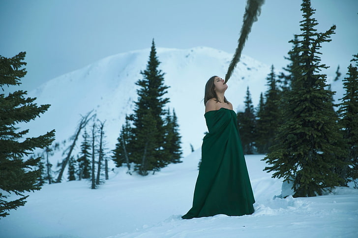 women, women outdoors, snow, winter, fantasy girl, bare shoulders, trees, HD wallpaper