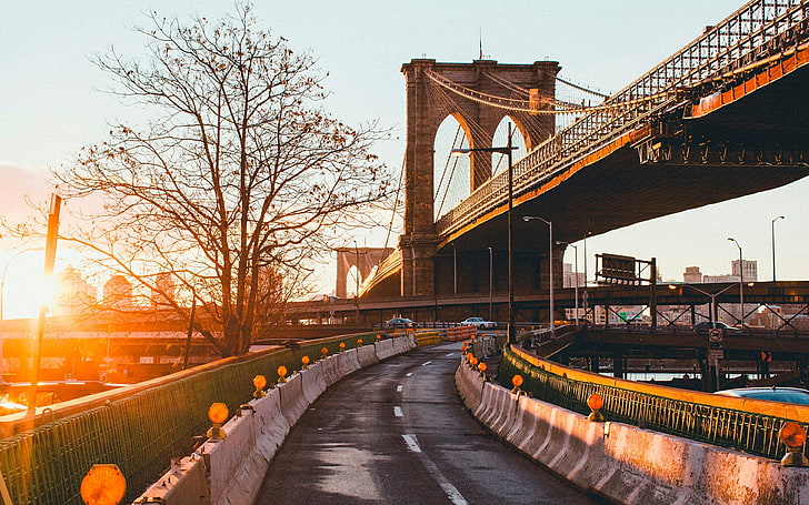 grå asfaltväg, landskap, bro, solljus, väg, New York City, urban, arkitektur, träd, Brooklyn Bridge, HD tapet