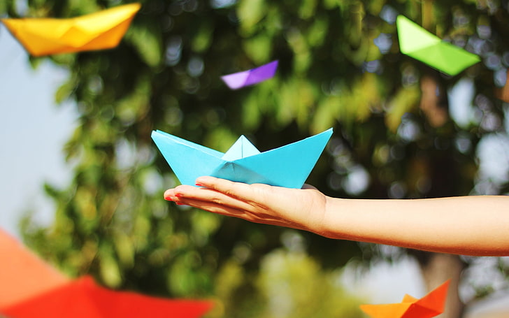 teal boat paper fold, girl, background, widescreen, Wallpaper, mood, boat, people, hand, blur, bright, origami, the ship, color, bokeh, paper, full screen, HD wallpapers, fullscreen, HD wallpaper
