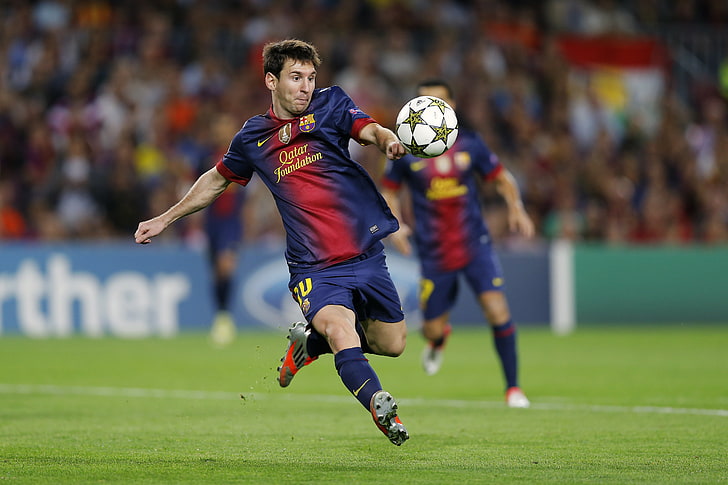 Lionel Messi, gramado, futebol, bola, golpe, Lionel Messi, Barcelona, ​​bola, Liga dos Campeões, estádio de futebol, HD papel de parede