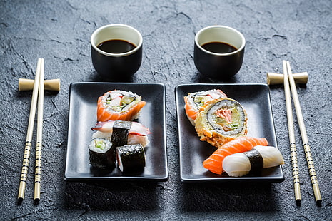 deux assiettes noires rectangulaires, nourriture, sushi, Fond d'écran HD HD wallpaper