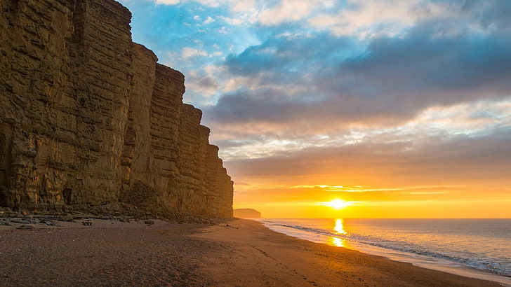 orilla, Inglaterra, West Bay, Reino Unido, Dorset, Bridport, costa jurásica, luz solar, amanecer, acantilado, cielo, sol, playa, mañana, costa, amanecer, nube, horizonte, mar, Fondo de pantalla HD