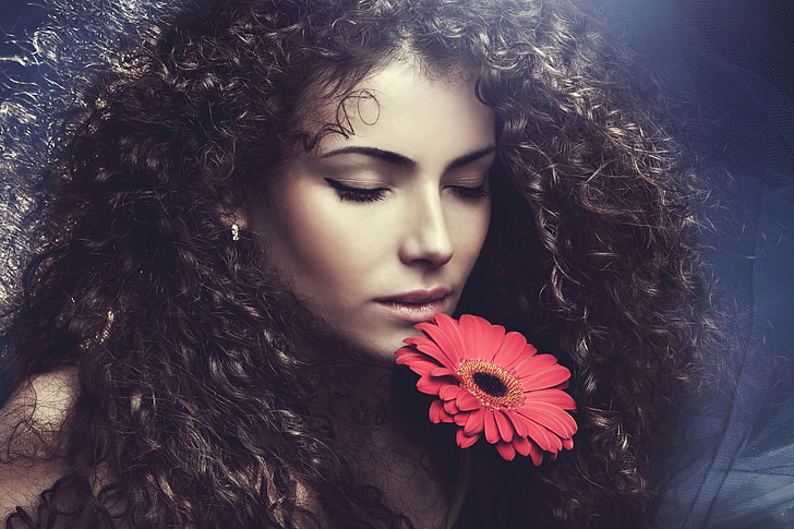 modelo de mulheres cabelos crespos flores, HD papel de parede
