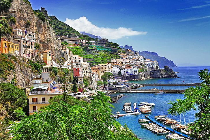Positano, Salerno, Italia, Positano, Salerno, Italia, cielo, mar, montañas, casas, rocas, barcos, yates, bahía, Fondo de pantalla HD