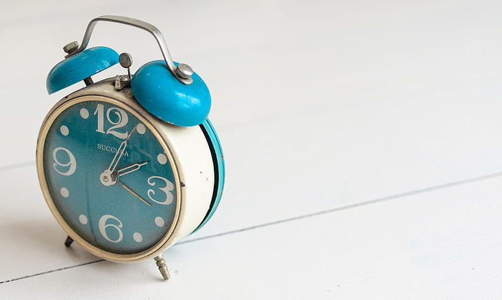 white and blue alarm clock, alarm clock, watch, vintage, HD wallpaper