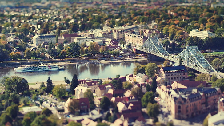 миниатюрна фотография на село, въздушна фотография на град, смяна на наклон, Германия, мост, градски пейзаж, река, кораб, HD тапет