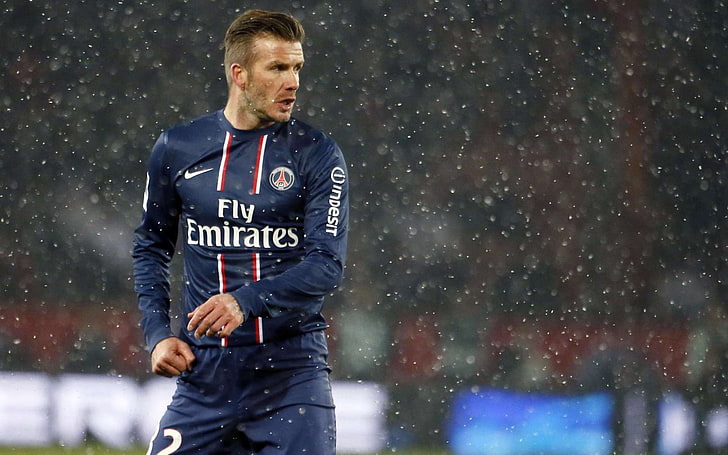 David BeckhamサッカーのスーパースターがメモリアルHDを引退、男性用の青い長袖シャツ、 HDデスクトップの壁紙
