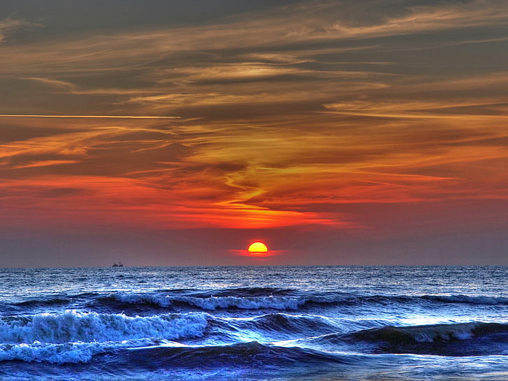 blue sea, sea, waves, sun, decline, sky, storm, HD wallpaper