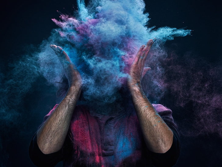 explosion de poudre bleue et violette, poussière, fumée, colorée, hommes, Fond d'écran HD