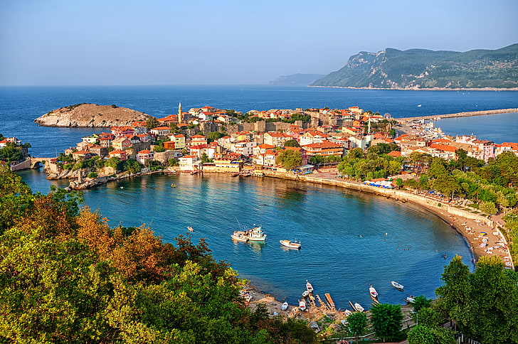 оранжевое бетонное здание, море, дома, залив, Турция, гавань, Амасра, HD обои
