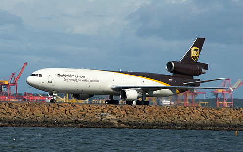 md-11, aircraft, cargo, runway, HD wallpaper HD wallpaper