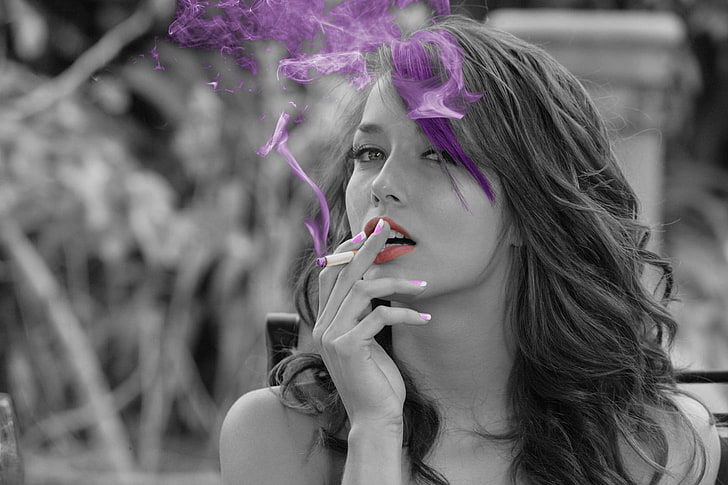 cigarrillo blanco, Malena Morgan, fumar, fumar, cara, morena, labios, coloración selectiva, cigarrillos, humo de color, caucásico, Fondo de pantalla HD