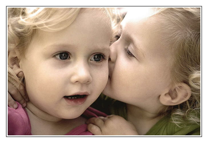 Baby-Kuss-nettes Kind scherzt Stimmungs-Liebes-Galerie, Kinder, Baby, Kind, nett, Kinder, Kuss, Liebe, Stimmung, HD-Hintergrundbild