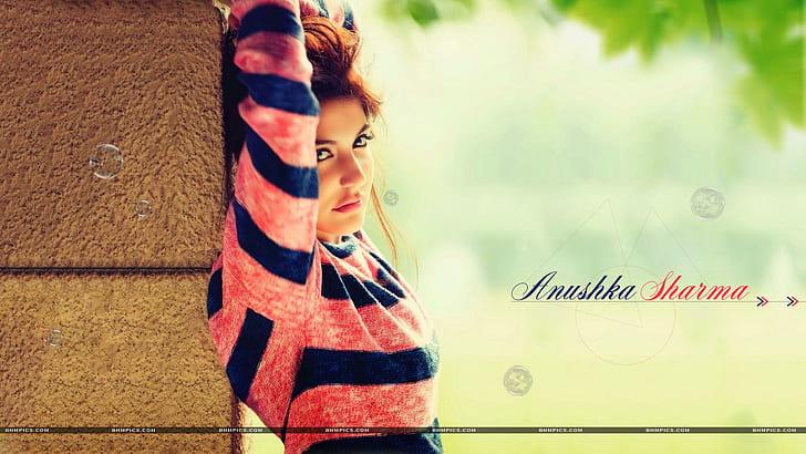 Anushka Sharma Looks Cute, 여성용 빨간색과 검은 색 긴 소매 셔츠, 여성 유명 인사, Anushka sharma, 귀여운, 볼리우드, 유명 인사, HD 배경 화면