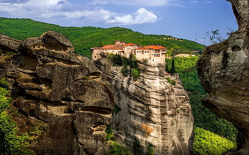 تشكيل صخرة ميتيورا في وسط اليونان دير أرثوذكسي على الجبل خلفيات سطح مكتب آثوس عالية الدقة للهواتف المحمولة والكمبيوتر 3840 × 2400، خلفية HD HD wallpaper