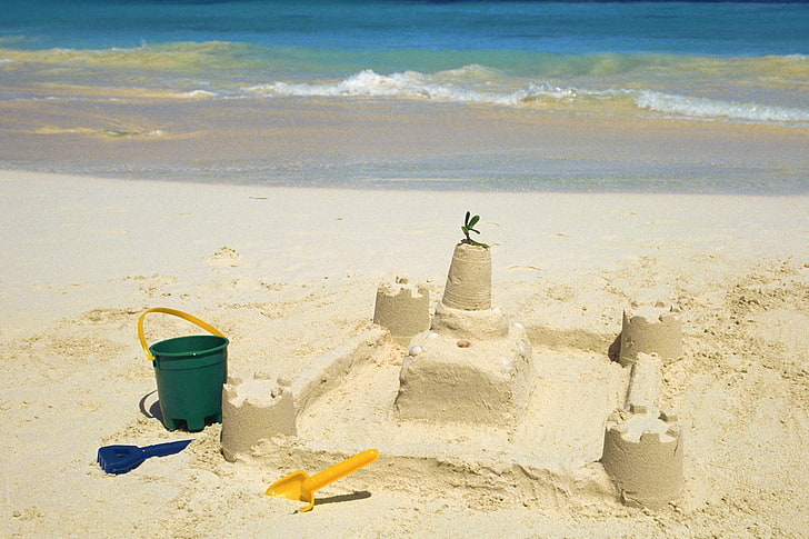 two yellow and blue plastic shovels and green plastic bucket, sand, castle, beach, sea, HD wallpaper