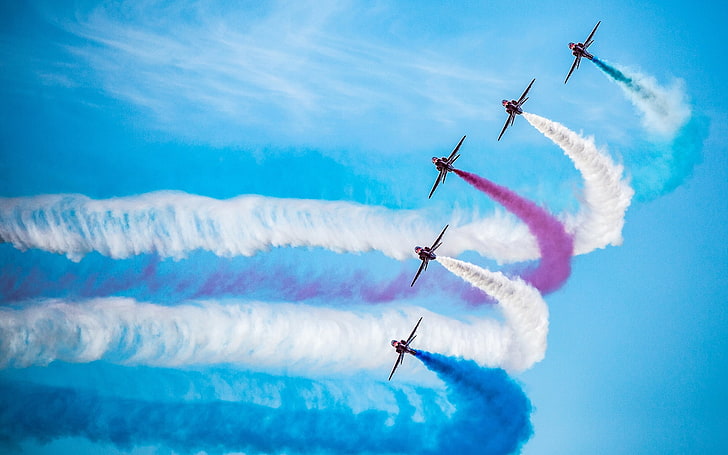La Fuerza Aérea Real de las Flechas Rojas, cinco aviones haciendo escenas acrobáticas, Guerra y Ejército, Aviones / Aviones, guerra, aviones, colores, humo, Fondo de pantalla HD