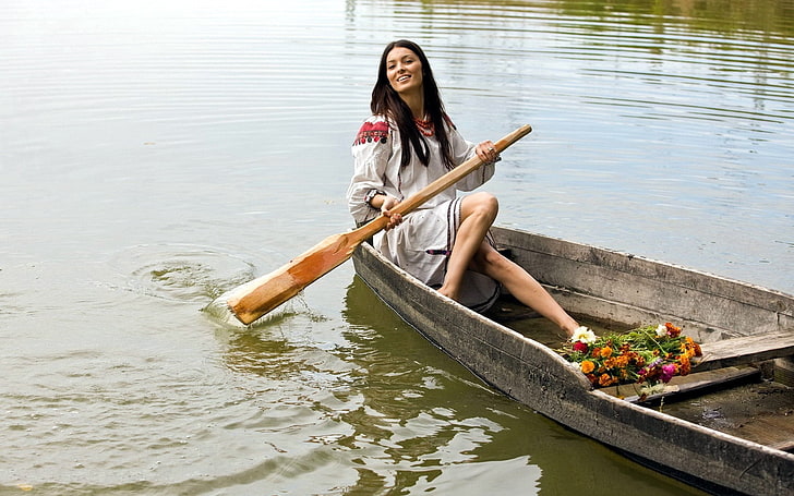 brown wooden boat paddle, girl, boat, smile, look, river, HD wallpaper