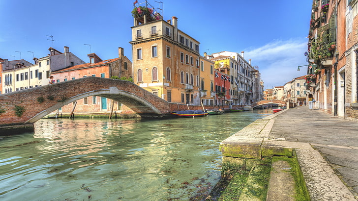 brązowy betonowy most, architektura, budynek, stary budynek, woda, Wenecja, Włochy, most, ulica, zabytkowy, łódka, Tapety HD