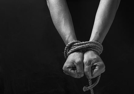 brown rope, background, black, hands, ropes, shackles, HD wallpaper HD wallpaper