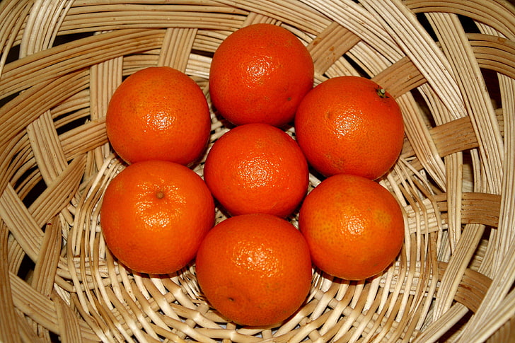 sette agrumi rotondi arancioni, mandarini, agrumi, cestino, Sfondo HD