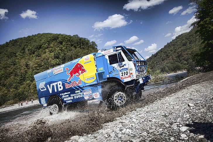 truk RedBull putih dan biru, gunung, menyemprotkan, sungai, debu, truk, reli, KAMAZ, Paris-Dakar, master KAMAZ, Wallpaper HD