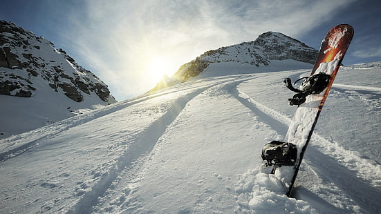 snowboard orange et noir avec fixations, hiver, neige, snowboards, Fond d'écran HD HD wallpaper