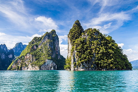 緑の山、島、石灰岩、海、ターコイズ、水、熱帯、タイ、雲、崖、山、自然、風景、 HDデスクトップの壁紙 HD wallpaper