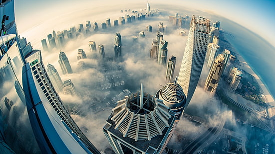 gri beton binalar, Chrysler Kulesi, New York, Dubai, bulutlar, bina, şehir, deniz, kentsel, mimari, fotoğrafçılık, gökdelen, gökdelen, sis, havadan görünümü, balıkgözü lens, yükseklikleri, HD masaüstü duvar kağıdı HD wallpaper