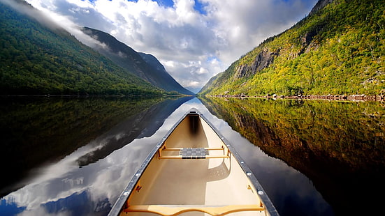 Canoeing HD, boat, canoe, canoeing, clouds, foggy, green, hills, reflection, HD wallpaper HD wallpaper