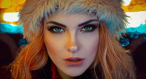 Карла Сонре, лице, портрет, зима, гледане на зрителя, модел, жени, блондинка, шапка, отблизо, сини очи, розово червило, боке, HD тапет HD wallpaper