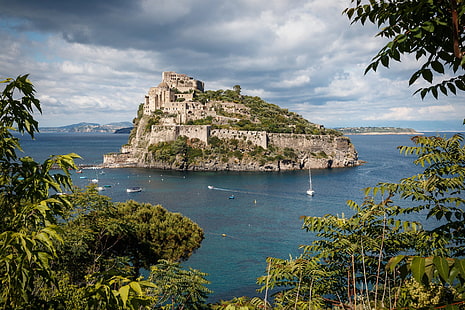 Schlösser, Aragonesisches Schloss, Schloss, Golf von Neapel, Ischia, Italien, Meer, Vulkangestein, HD-Hintergrundbild HD wallpaper