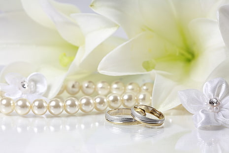 set di fedi nuziali color oro, giglio, anello, perla, matrimonio, Sfondo HD HD wallpaper