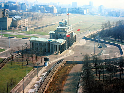 برلين ، جدار برلين ، الحرب الباردة ، نزع السلاح والتسريح وإعادة الإدماج ، ألمانيا الشرقية ، ألمانيا الشرقية ، لافتة حمراء، خلفية HD HD wallpaper