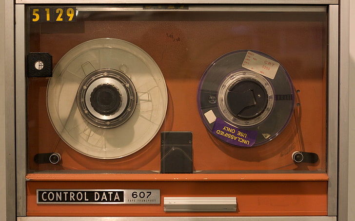 grabador de datos de control naranja, vintage, años 80, historia, tecnología, cinta de memoria, computadora, carrete redondo, Fondo de pantalla HD