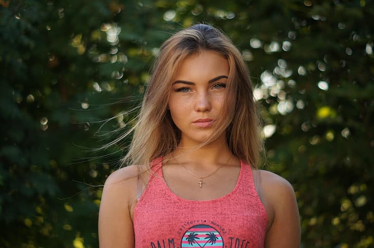 girl, green eyes, long hair, photo, photographer, model, bokeh, lips, face, blonde, plants, necklace, portrait, mouth, close up, freckles, tank top, looking at camera, depth of field, straight hair, bare shoulders, looking at viewer, Luc Stalmans, HD wallpaper