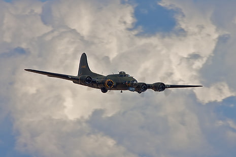 серый боевой самолет, Боинг Б-17, летающая крепость, бомбардировщик, небо, облака, HD обои HD wallpaper